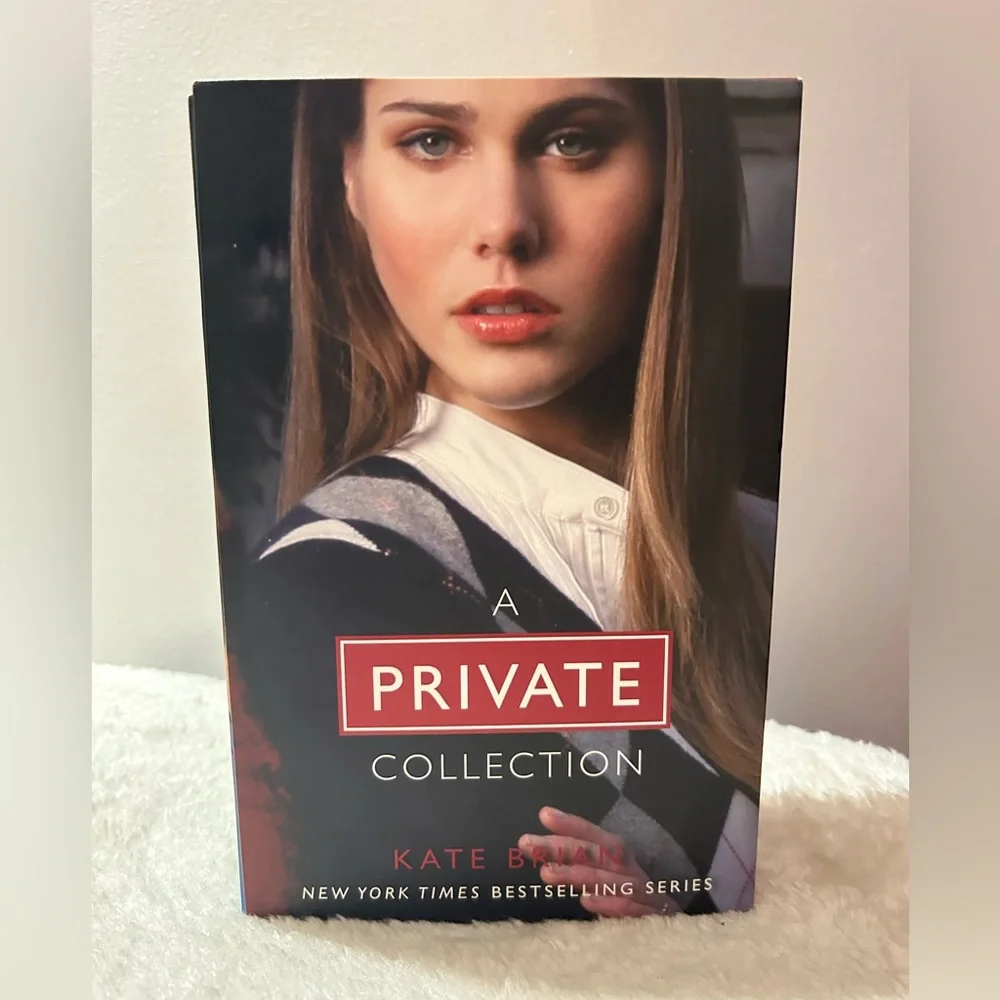Kate Brian
A Private Collection (Boxed Set) - Picture 6 of 7